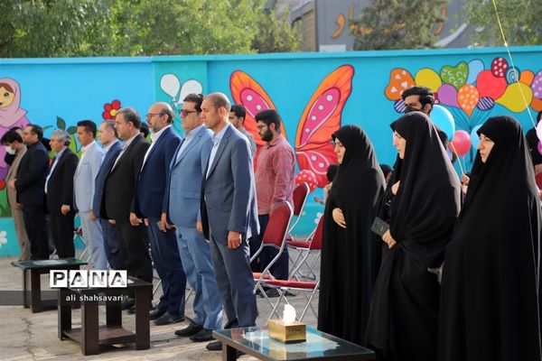 نواختن زنگ غنچه‌ها در کرمانشاه