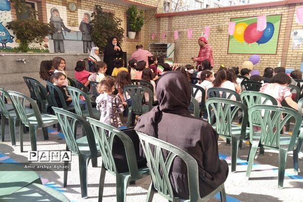 جشن شکوفه‌ها در دبستان فیروزه منطقه ۱۳