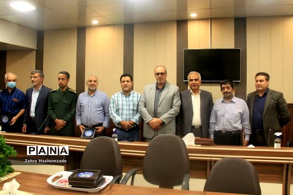 بزرگداشت هفته دفاع مقدس در آموزش و پرورش ناحیه یک شهرری