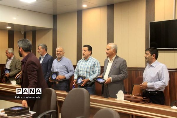 بزرگداشت هفته دفاع مقدس در آموزش و پرورش ناحیه یک شهرری