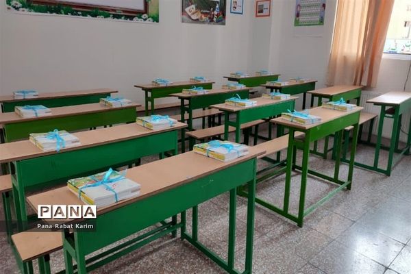 جشن شکوفه‌ها در آموزشگاه افق پرند