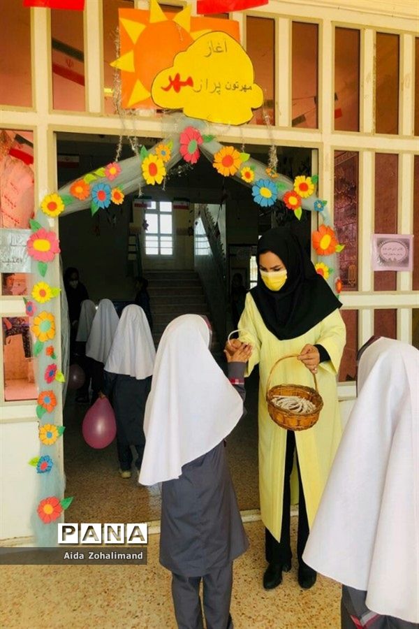 استقبال از دانش‌آموزان مدرسه توفیق شهرستان رباط‌کریم