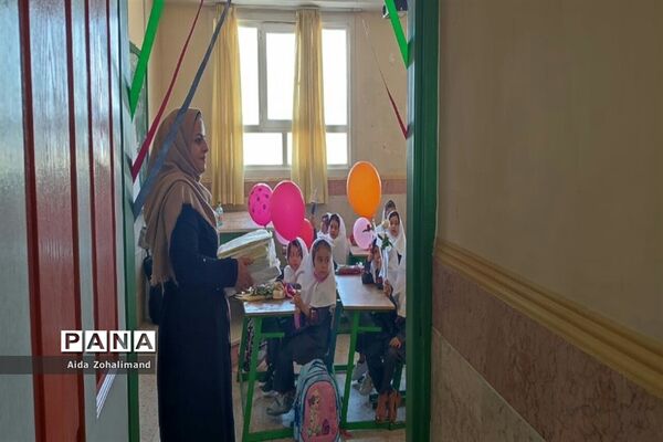 استقبال از دانش‌آموزان مدرسه توفیق شهرستان رباط‌کریم