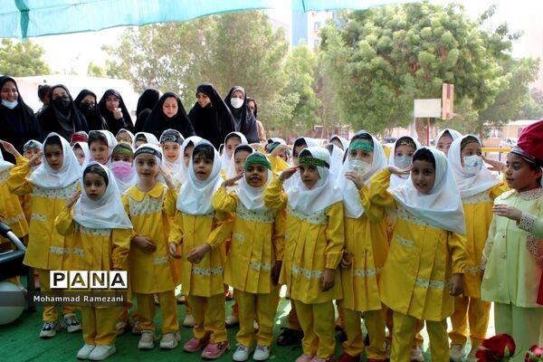 برگزاری مراسم غنچه‌ها در ناحیه یک بندرعباس