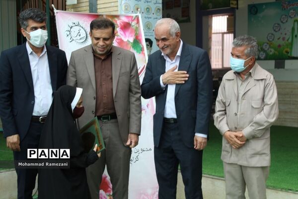 برگزاری مراسم غنچه‌ها در ناحیه یک بندرعباس