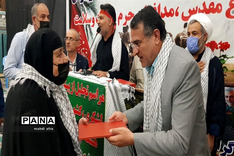 تجلیل از پیشکسوتان عرصه دفاع مقدس شهرستان بهبهان با حضور وبیناری مقام معظم رهبری (مدظله العالی)
