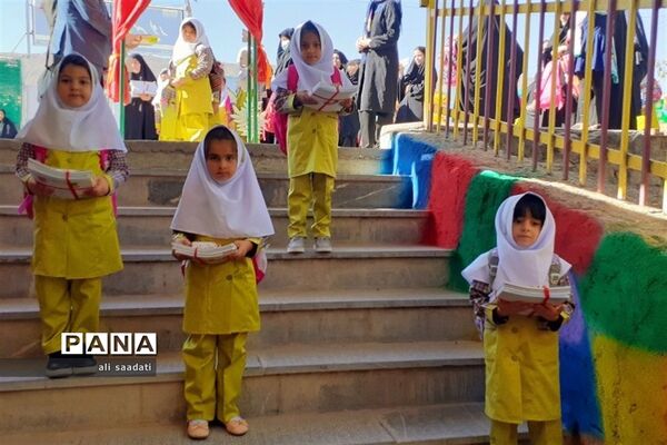 برگزاری آیین نمیادین زنگ شکوفه‌ها در شهرستان کلات