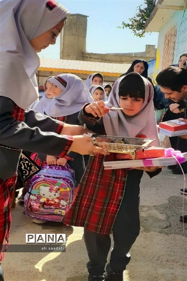 برگزاری آیین نمیادین زنگ شکوفه‌ها در شهرستان کلات