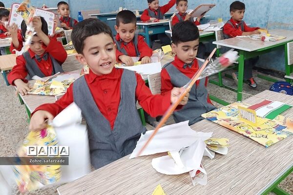 برگزاری جشن غنچه‌ها در آموزش و پرورش رودهن