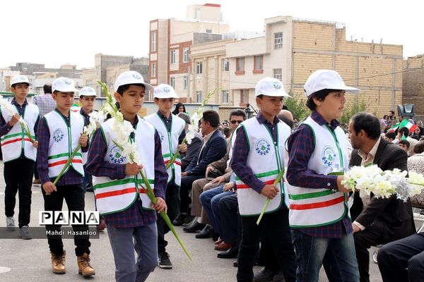 جشن شکوفه‌ها ویژه دانش‌آموزان اول ابتدایی در زنجان