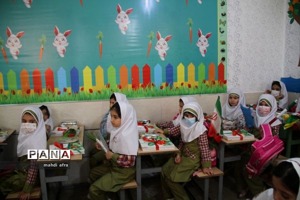 نواختن زنگ استانی شکوفه‌های حسینی در بهبهان