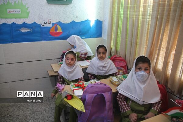 نواختن زنگ استانی شکوفه‌های حسینی در بهبهان