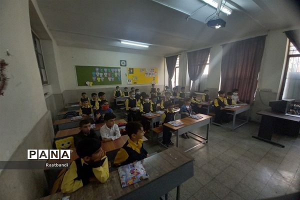 آیین جشن شکوفه‌ها در مدارس ابتدایی منطقه ۱۳ شهر تهران