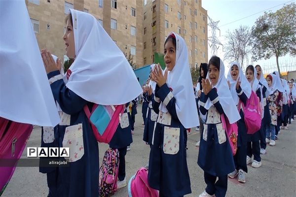 مراسم جشن شکوفه‌ها به‌مناسبت فرارسیدن ماه‌ مهربانی منطقه کهریزک