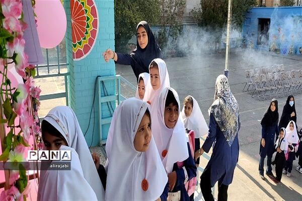 مراسم جشن شکوفه‌ها به‌مناسبت فرارسیدن ماه‌ مهربانی منطقه کهریزک