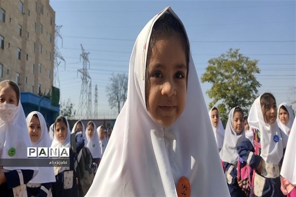 مراسم جشن شکوفه‌ها به‌مناسبت فرارسیدن ماه‌ مهربانی منطقه کهریزک