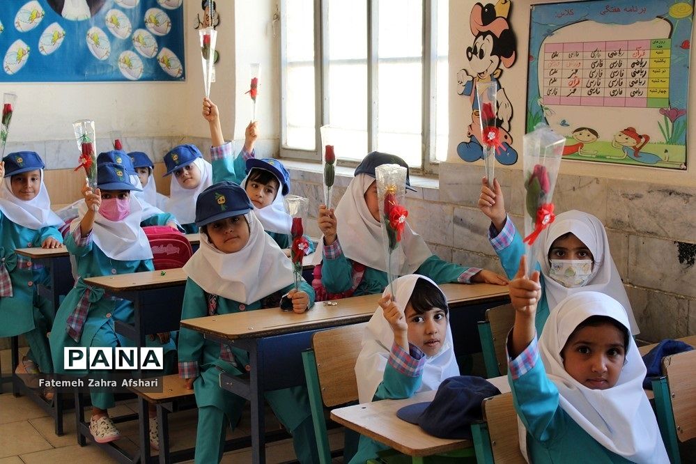 زنگ بهار علم و تربیت در مدارس استان سمنان نواخته شد/ فیلم