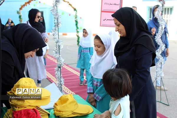 نواختن زنگ بهار علم و تربیت در مدارس استان سمنان