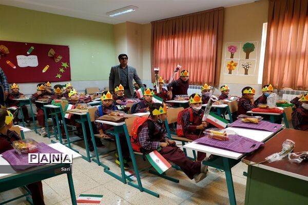 نواختن زنگ شکوفه‌ها در مدرسه خیرساز جم و ممجدی گلدیس شاهین شهر