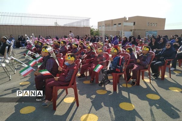 نواختن زنگ شکوفه‌ها در مدرسه خیرساز جم و ممجدی گلدیس شاهین شهر