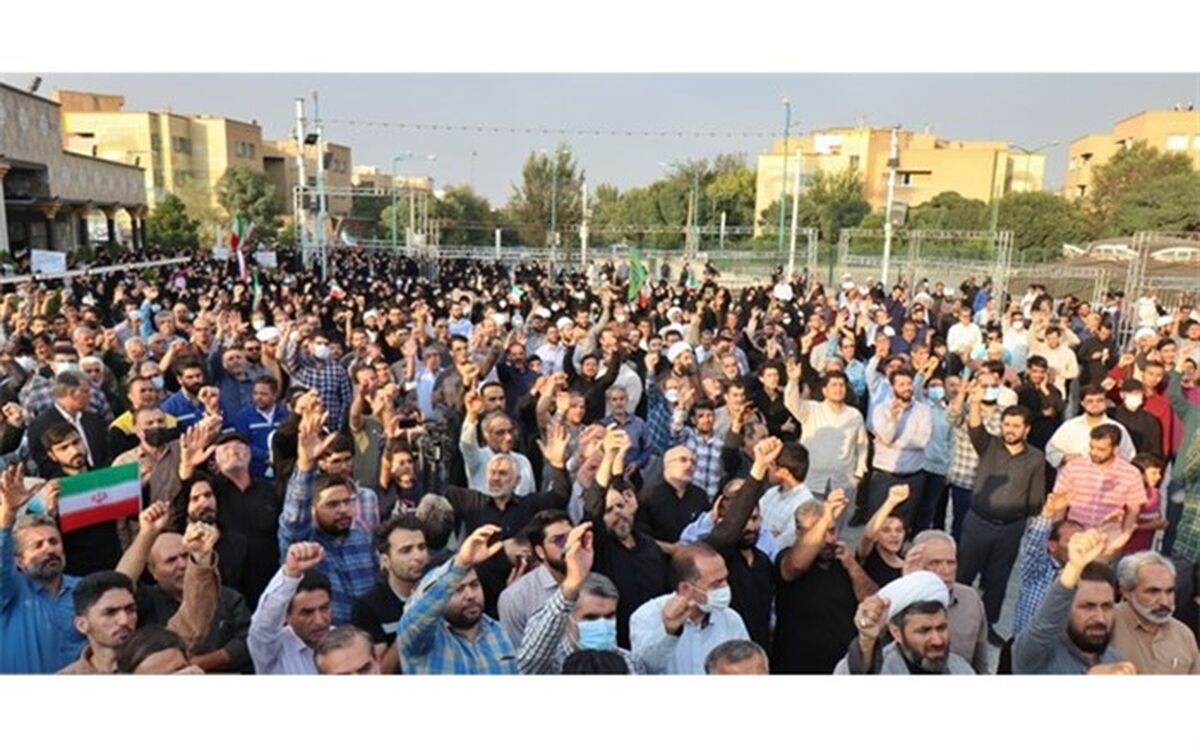 راهپیمایی مردم تهران در محکومیت حرکات اغتشاش‌گران