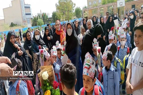 جشن شکوفه‌ها در آباده