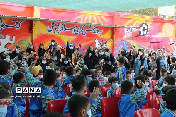 نواختن زنگ شکوفه‌های حسینی در ناحیه 2 اهواز
