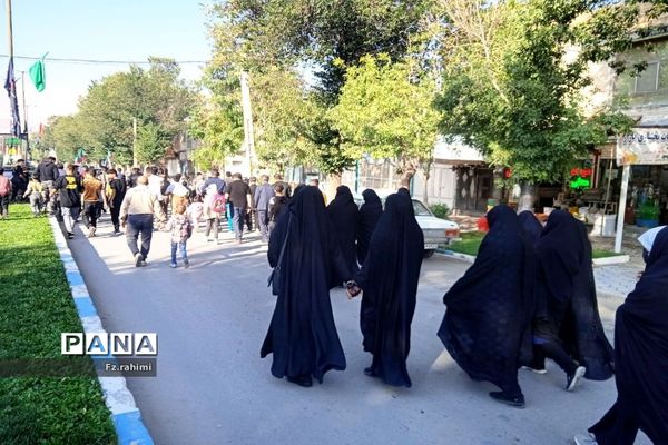 همایش بزرگ پیاده‌روی خانوادگی در شهرستان فارسان به‌مناسب هفته دفاع مقدس