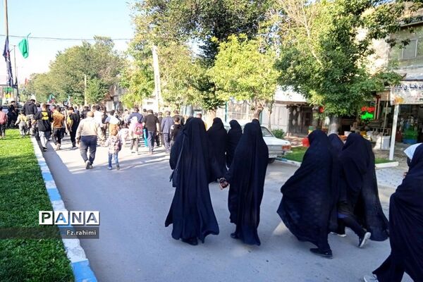 همایش بزرگ پیاده‌روی خانوادگی در شهرستان فارسان به‌مناسب هفته دفاع مقدس
