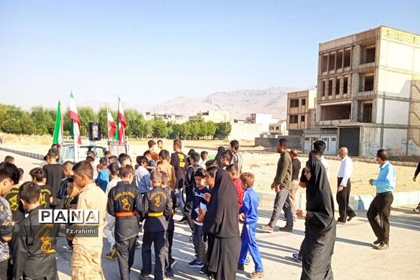 همایش بزرگ پیاده‌روی خانوادگی در شهرستان فارسان به‌مناسب هفته دفاع مقدس
