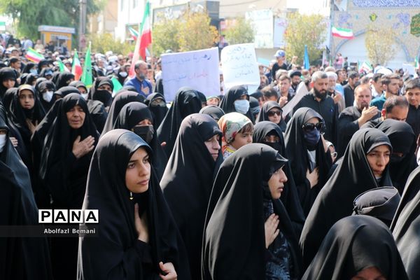 خروش انقلابی مردم قم علیه اغتشاشگران