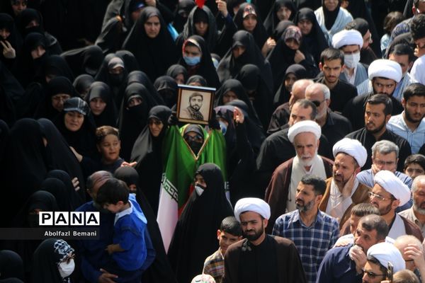 خروش انقلابی مردم قم علیه اغتشاشگران