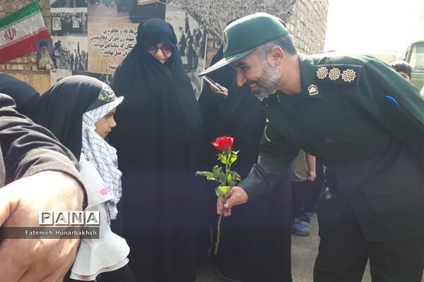 خروش انقلابی مردم قم علیه اغتشاشگران