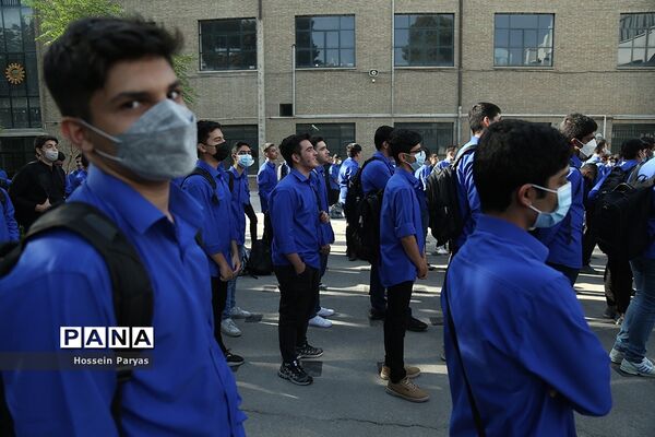 مراسم بازگشایی مدارس در هنرستان پسرانه ماندگار صنعتی تهران