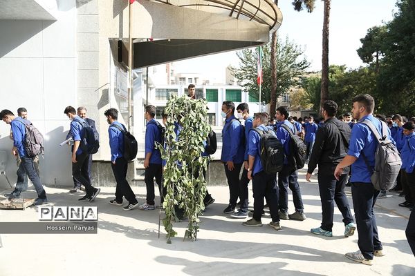 مراسم بازگشایی مدارس در هنرستان پسرانه ماندگار صنعتی تهران