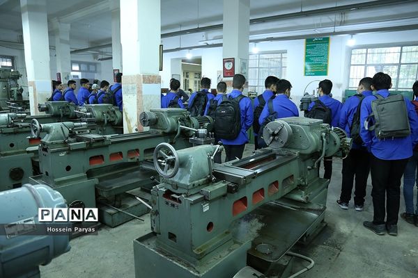 مراسم بازگشایی مدارس در هنرستان پسرانه ماندگار صنعتی تهران