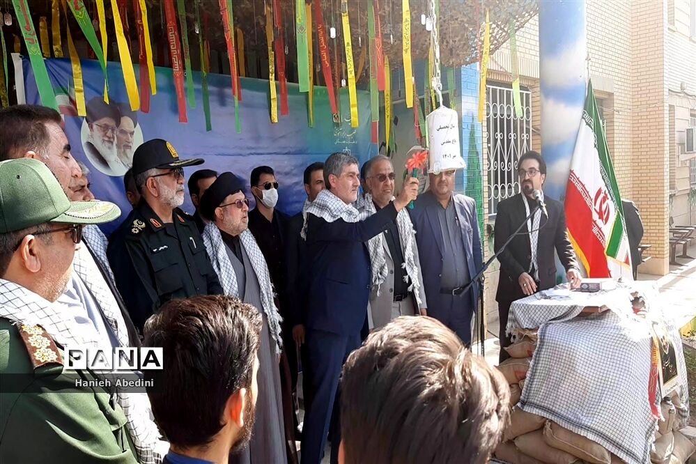 نواخته‌شدن زنگ آغاز سال تحصیلی و هفته دفاع مقدس در مدارس استان فارس