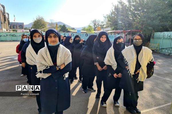 ‌زنگ مهر در دبیرستان زینبیه منطقه ۱۳ با حضور پرشور دانش‌آموزان نواخته شد