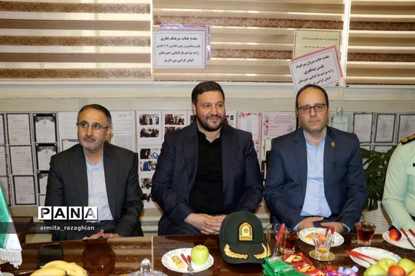 مراسم بازگشایی مدارس و شروع سال تحصیلی جدید در دبیرستان ایمان منطقه 3