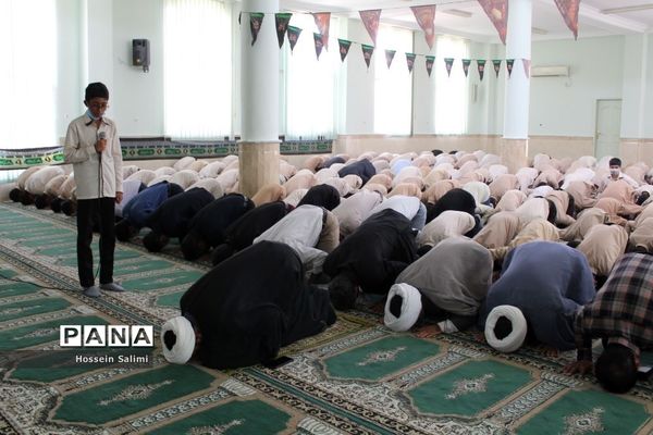 نواختن زنگ نماز در اولین روز بازگشایی مدارس هرمزگان