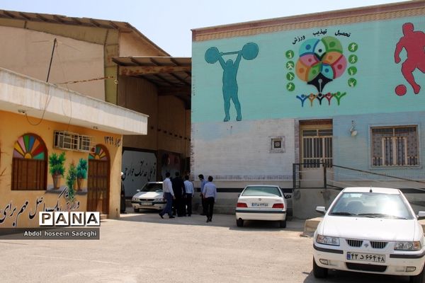 بازدید معاون تربیت‌بدنی و سلامت وزارت آموزش و پرورش از مجتمع  ورزشی زالی بوشهر