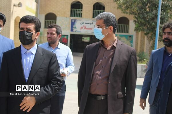 افتتاح زمین چمن دبیرستان دکتر شریعتی  بوشهر