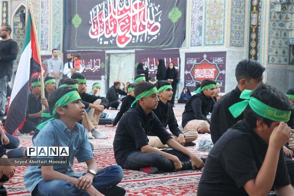 عزاداری هیات دانش‌آموزی ابناء الرضا در حرم مطهر رضوی