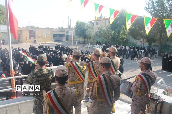 گرامیداشت هفته دفاع مقدس در دبیرستان شهیده قضایی قم