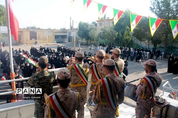 گرامیداشت هفته دفاع مقدس در دبیرستان شهیده قضایی قم