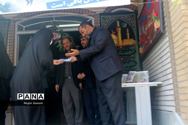 گرامیداشت هفته دفاع مقدس در دبیرستان شهیده قضایی قم