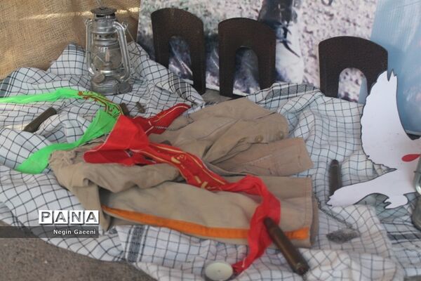 گرامیداشت هفته دفاع مقدس در دبیرستان شهیده قضایی قم