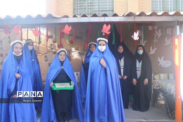 گرامیداشت هفته دفاع مقدس در دبیرستان شهیده قضایی قم