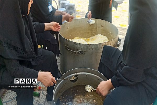 پذیرایی از زوار امام رضا علیه السلام