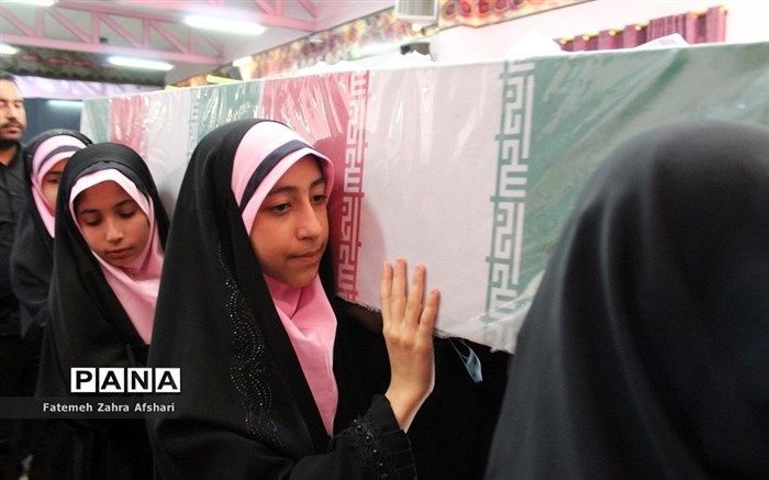 هرآنچه جامعه اسلامی دارد، از خون شهداست